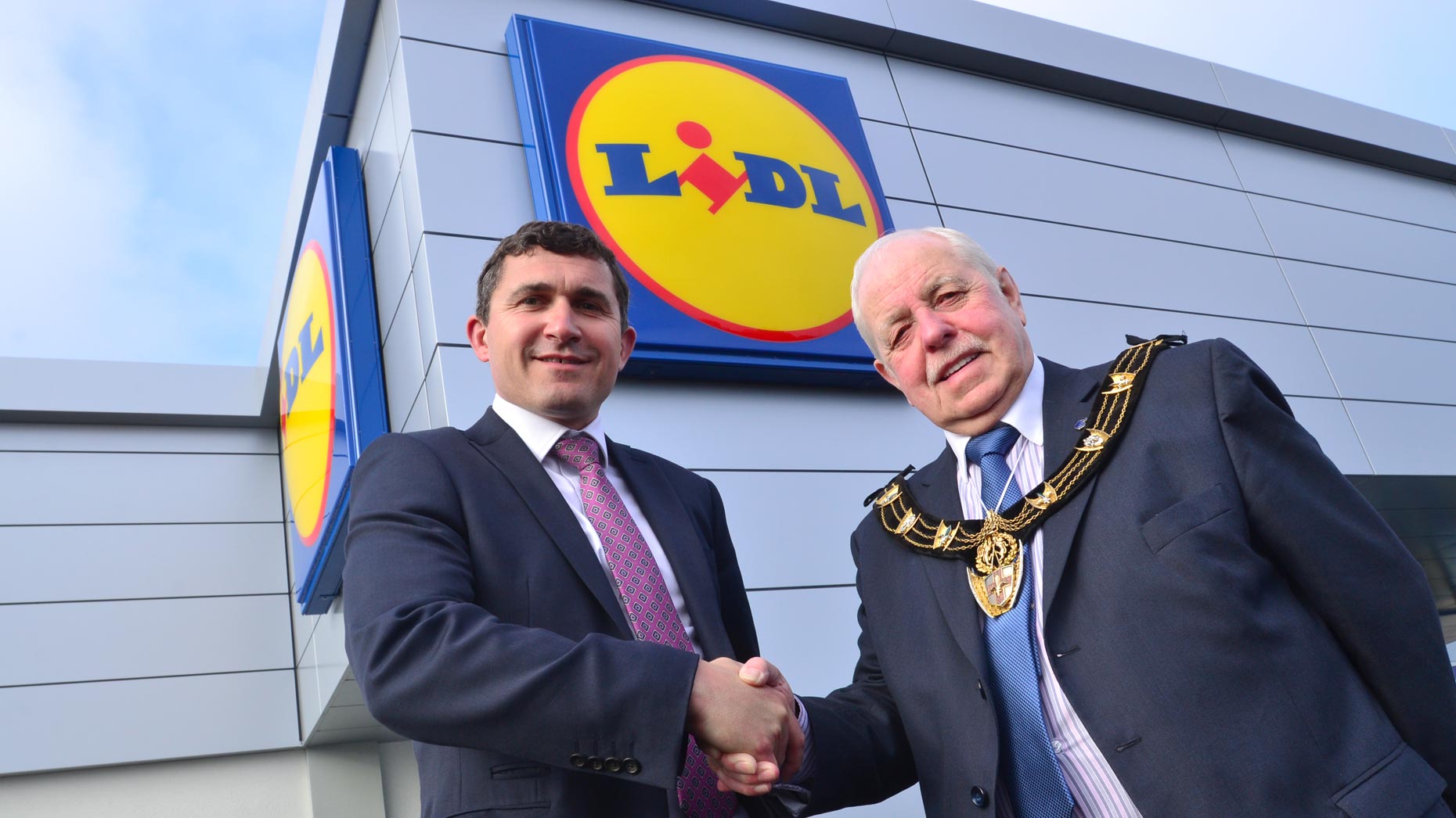 Robert Beaumont, property director at Lidl, with Mayor of Lincoln councillor Pat Vaughan. Photo: Steve Smailes for The Lincolnite