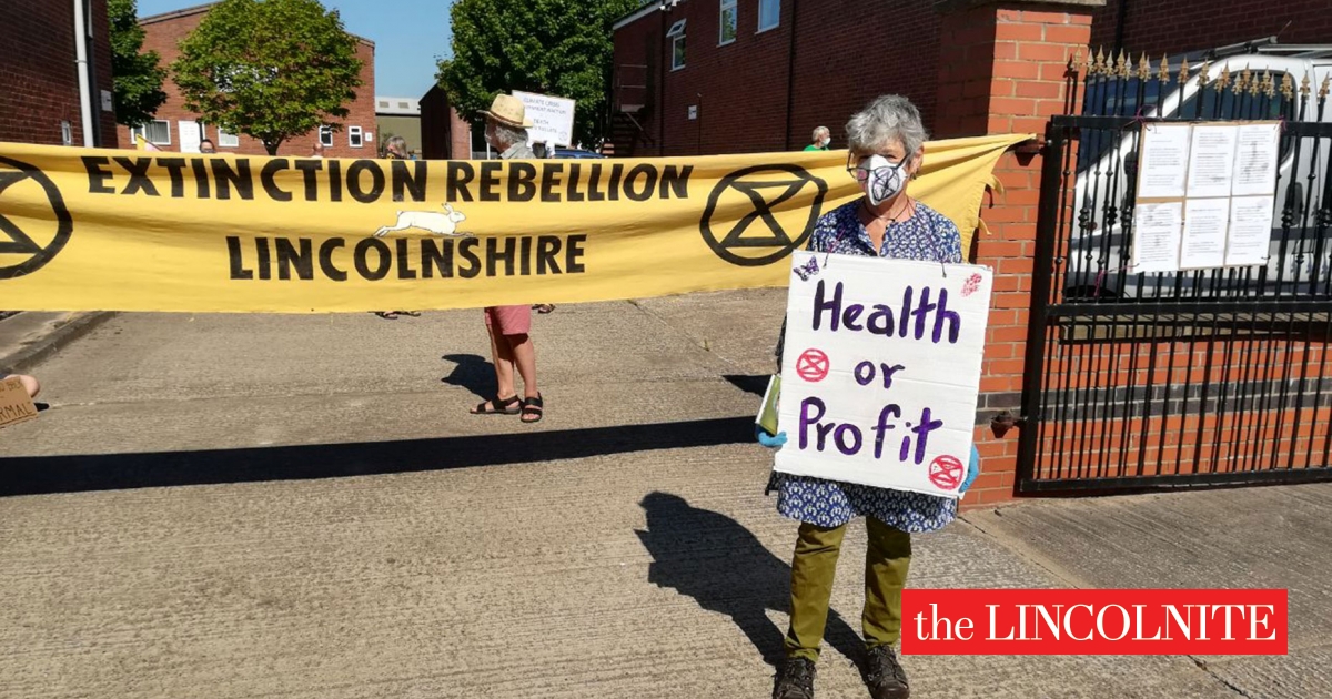 Extinction Rebellion rebuffed in climate change letter 'delivery' - The Lincolnite