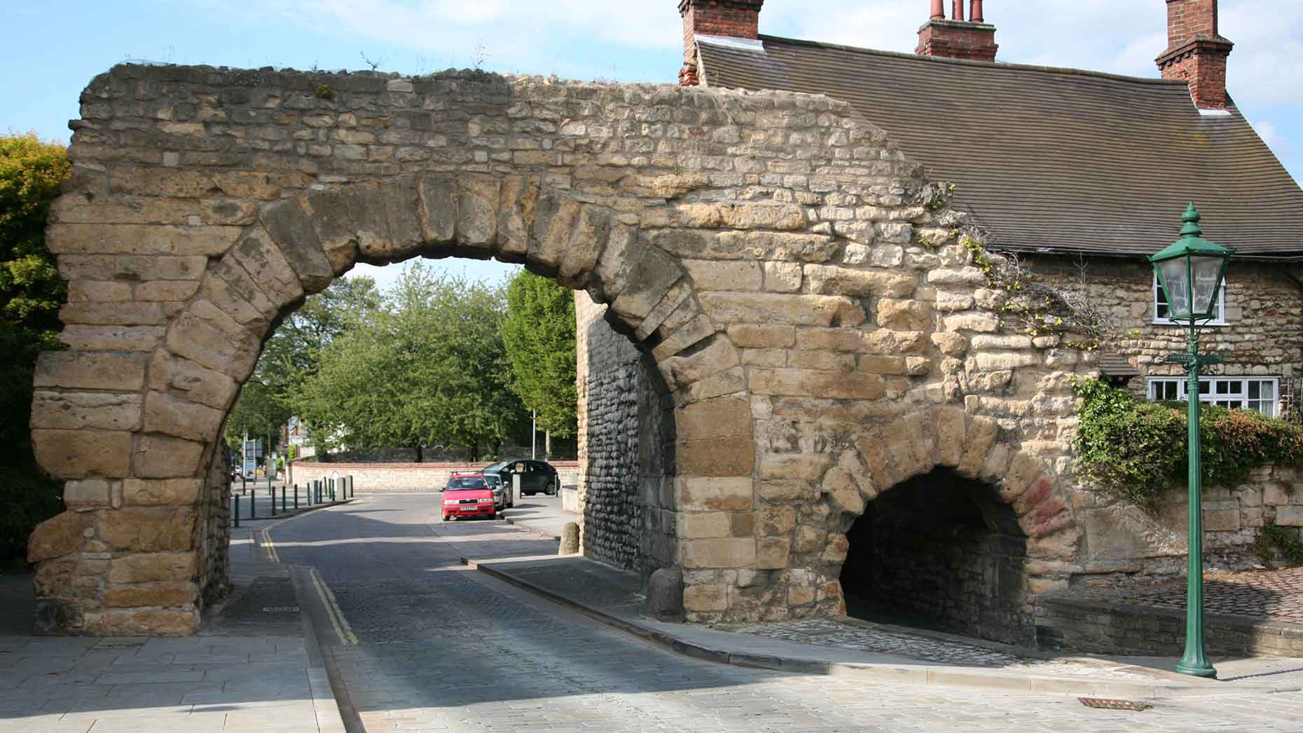 Newport Arch before the repairs began.