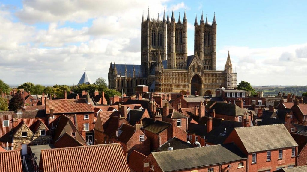 Lincoln Cathedral basking in the sunshine. Photo: Steve Smailes for The Lincolnite
