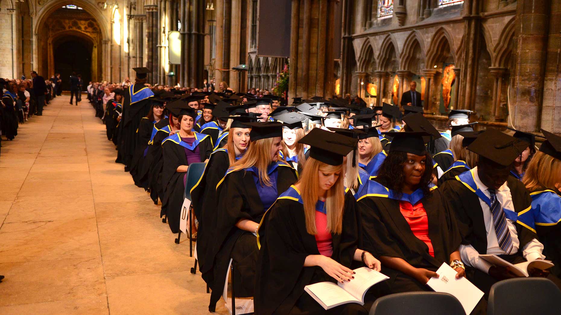 Oxford student. Оксфордский университет (University of Oxford), Великобритания. Оксфордский университет выпускники. Оксфорд 2020 университет. Кембриджский университет выпускники Кембриджского университета.