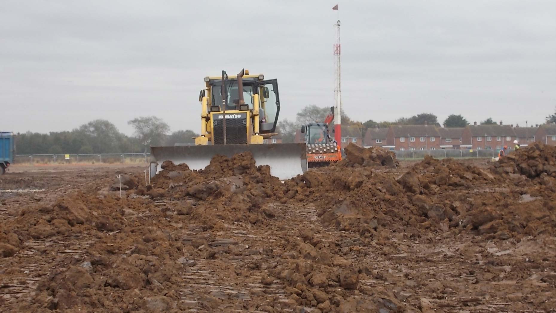 The construction project is scheduled to last 4 years, with the housing estimated to take two years to complete and Tesco beginning its building works in August 2014.