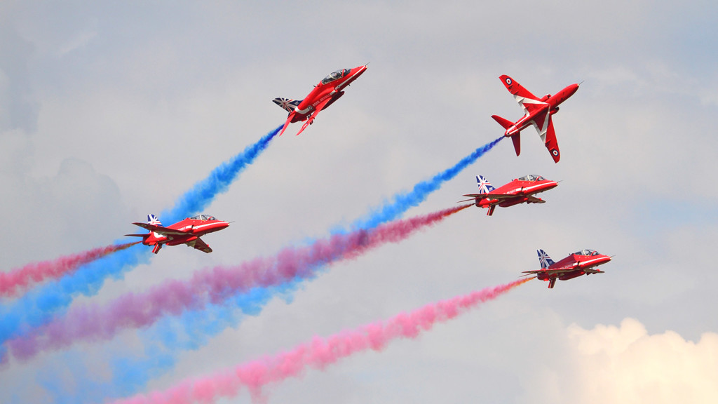 Two new pilots given wings with RAF Red Arrows