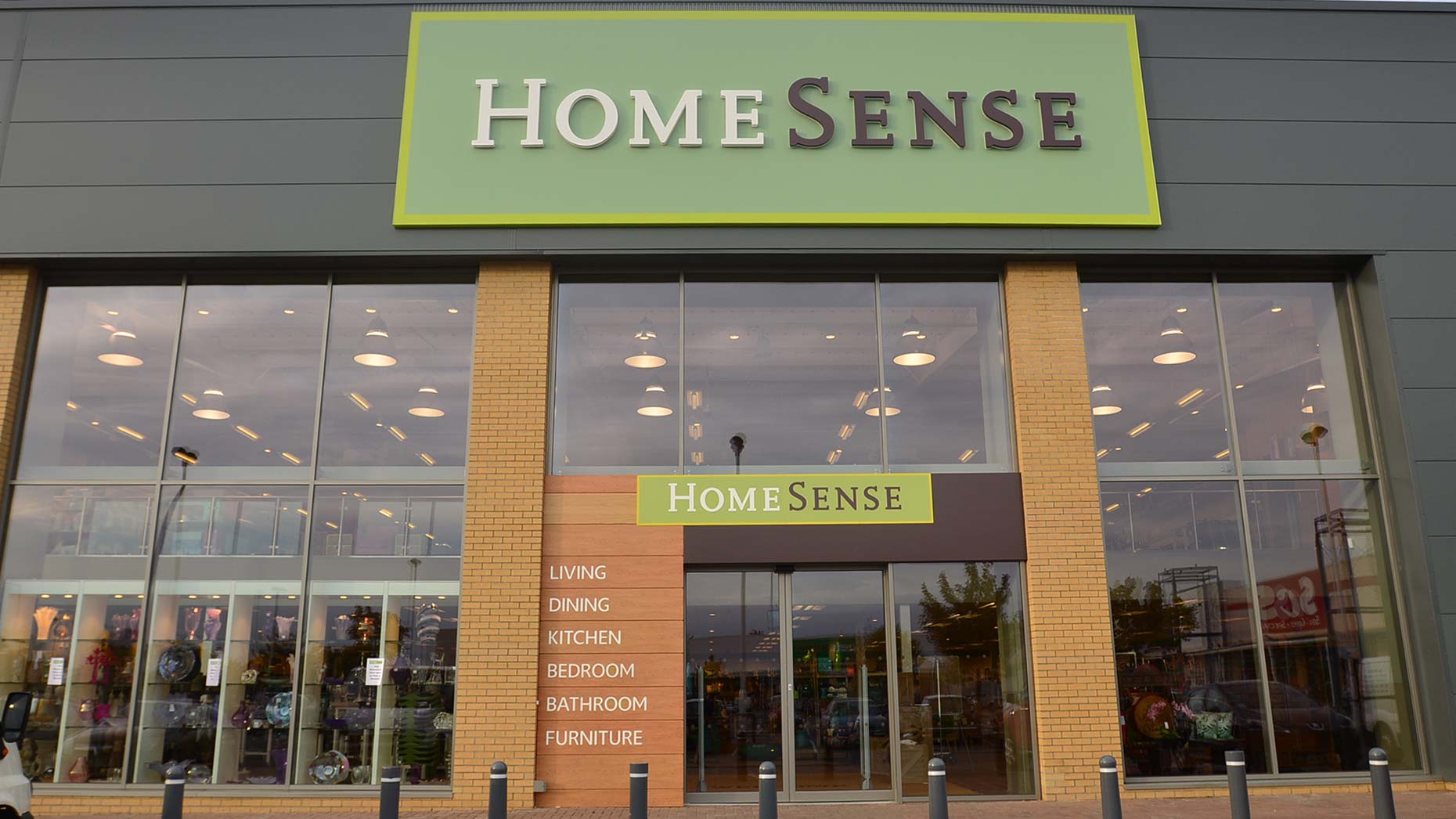 Homesense Opening 29 08 2014 SS 15 
