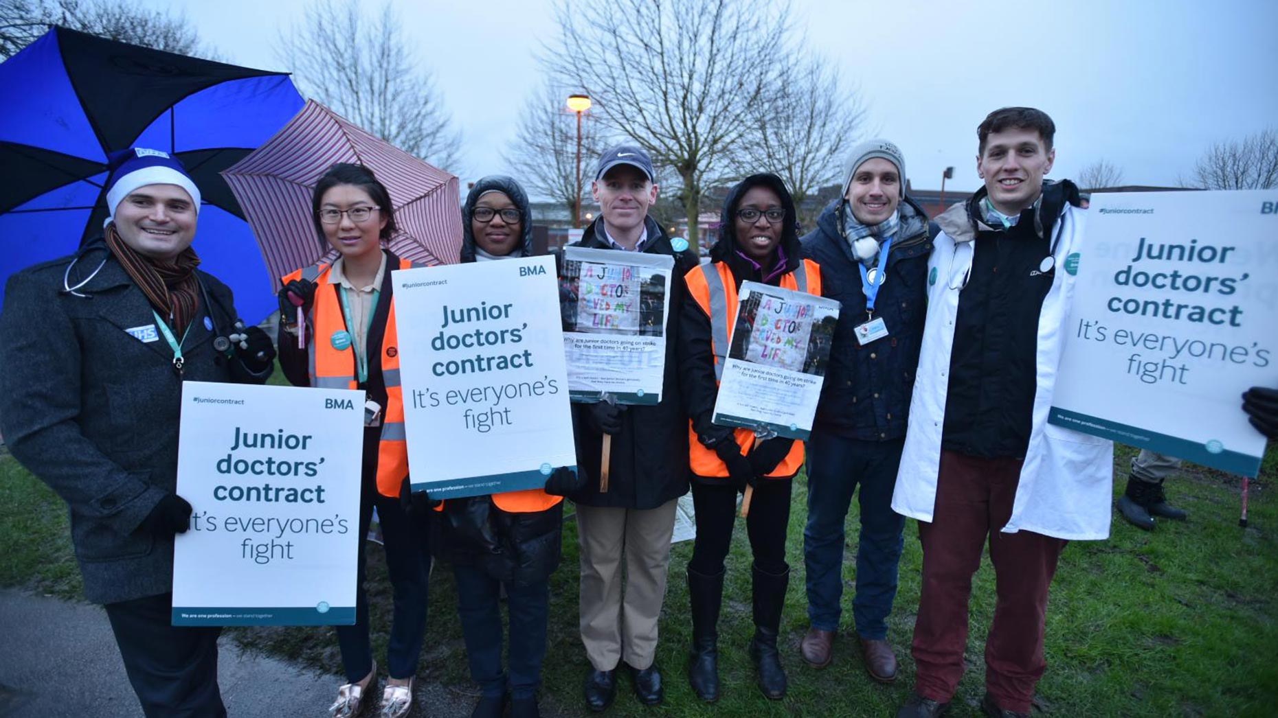 Junior Doctors picketing at Lincoln County Hospital on January 12. Photo: Steve Smailes for The Lincolnite