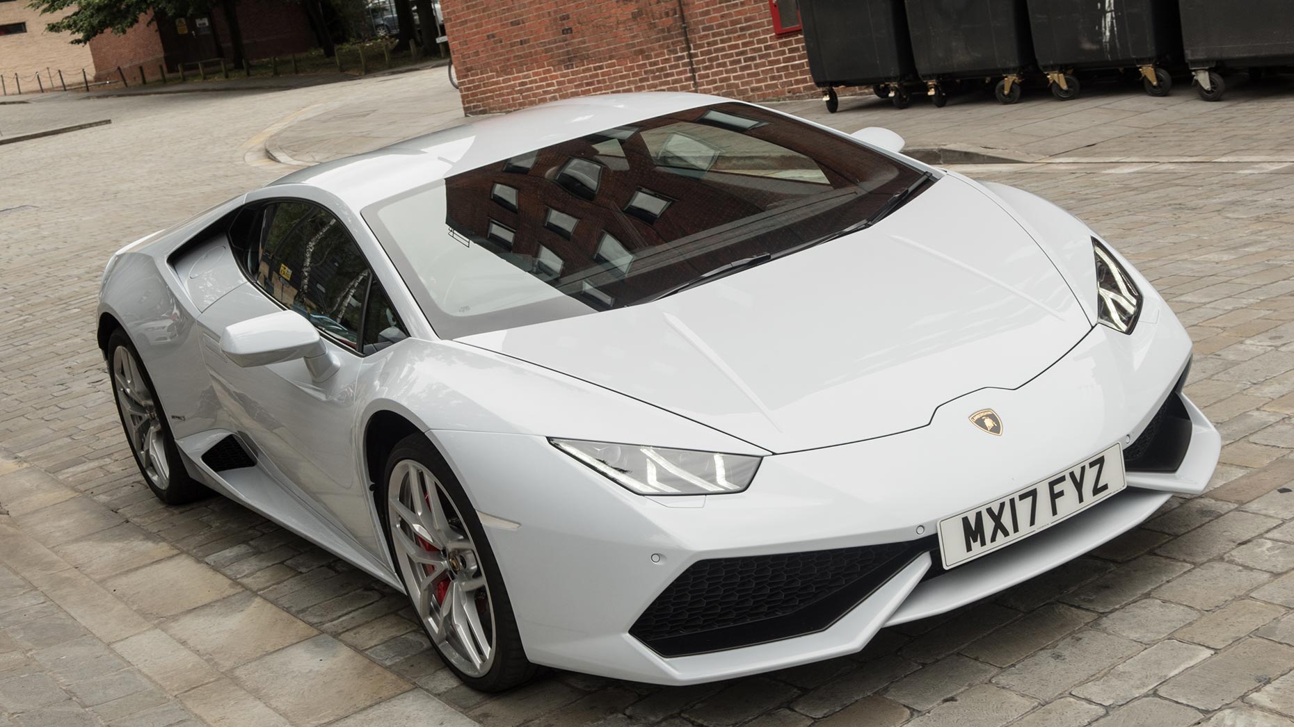 Video: Take a ride in Lincoln's first Lamborghini taxi