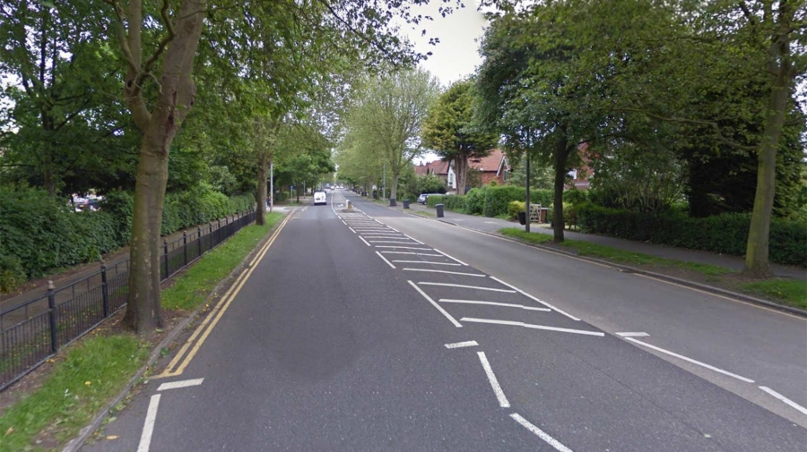 Victim seriously assaulted by three men on Lincoln street