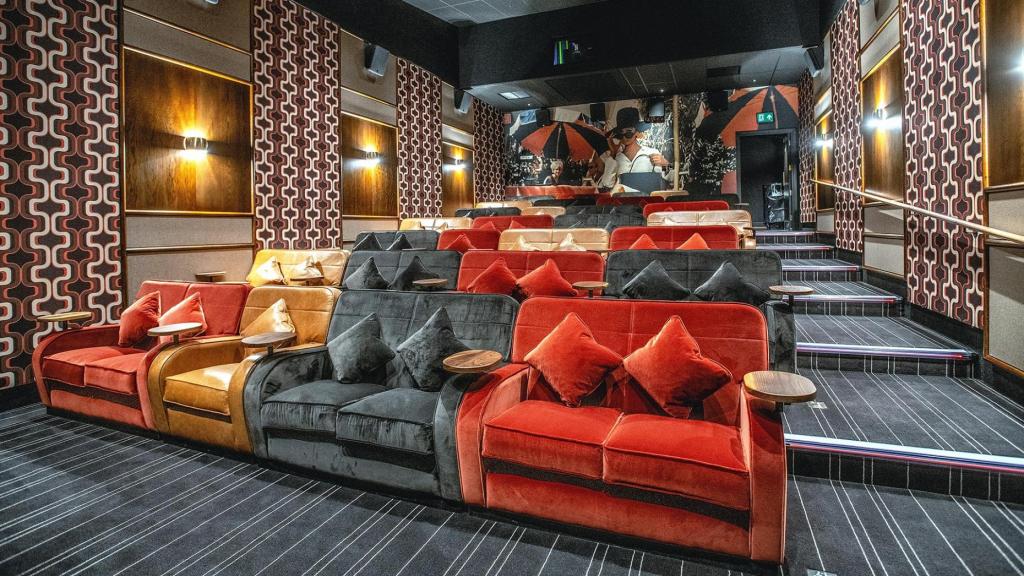 it-s-a-wrap-look-inside-the-new-lincoln-everyman-cinema