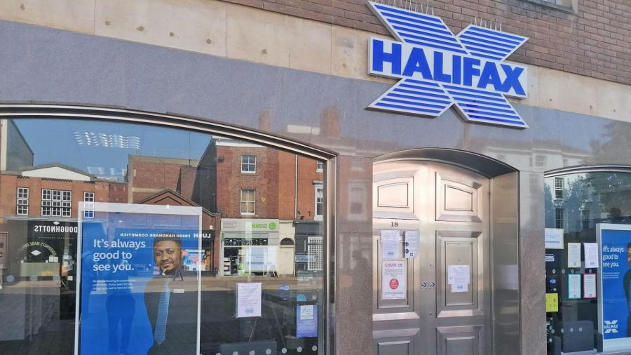 Lincoln Halifax Bank Closed After Staff With Covid 19 Symptoms