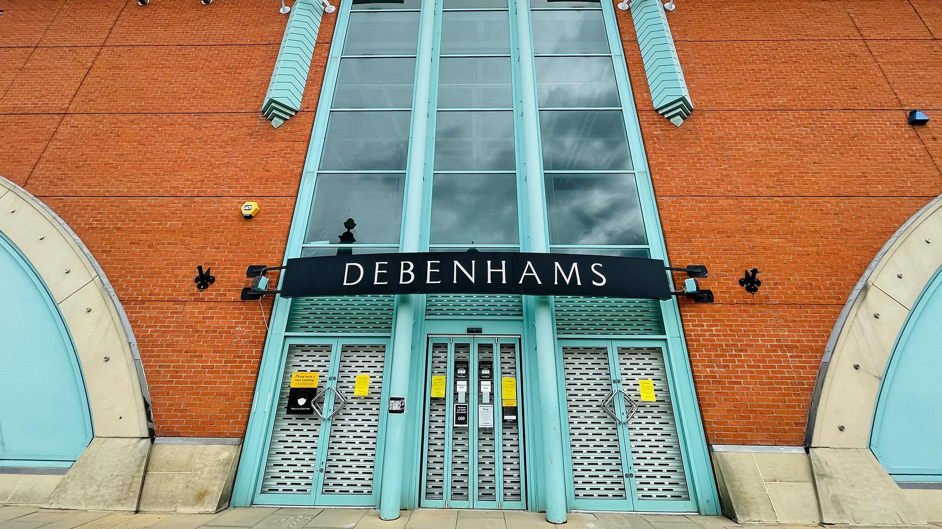 Debenhams stores to reopen for closing-down clearance sale