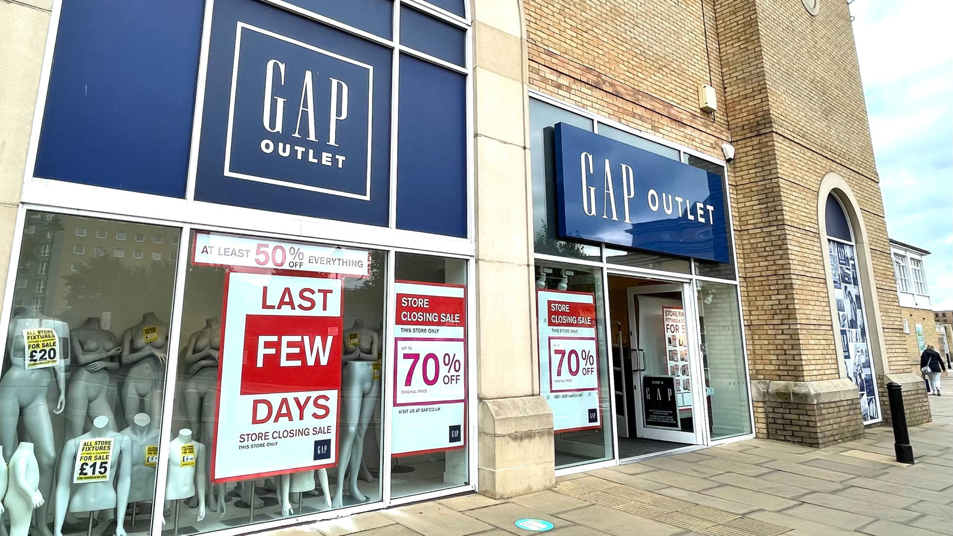 Gap in deals store sale today