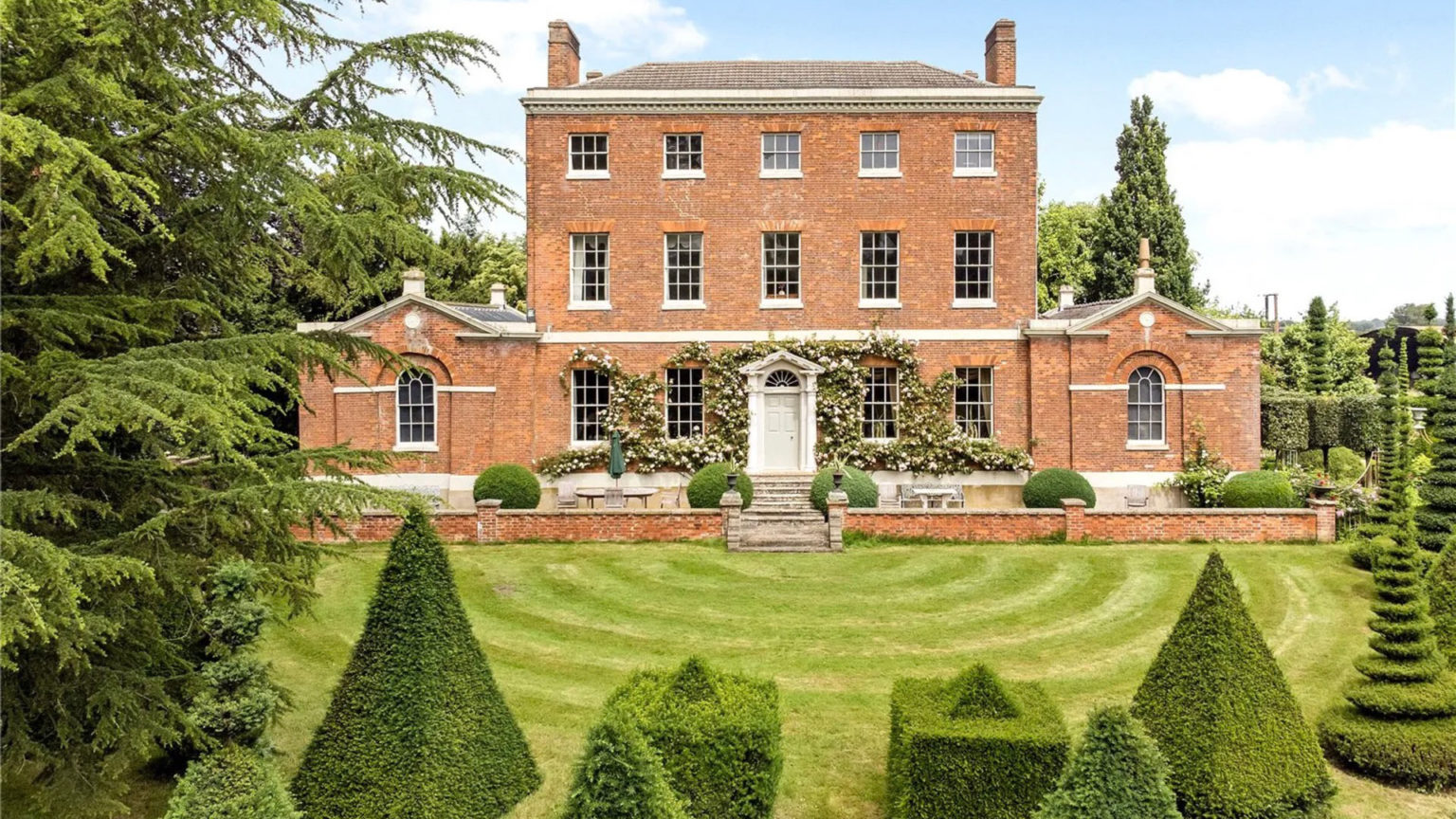 Lincolnshire historic mansion on market for first time this century