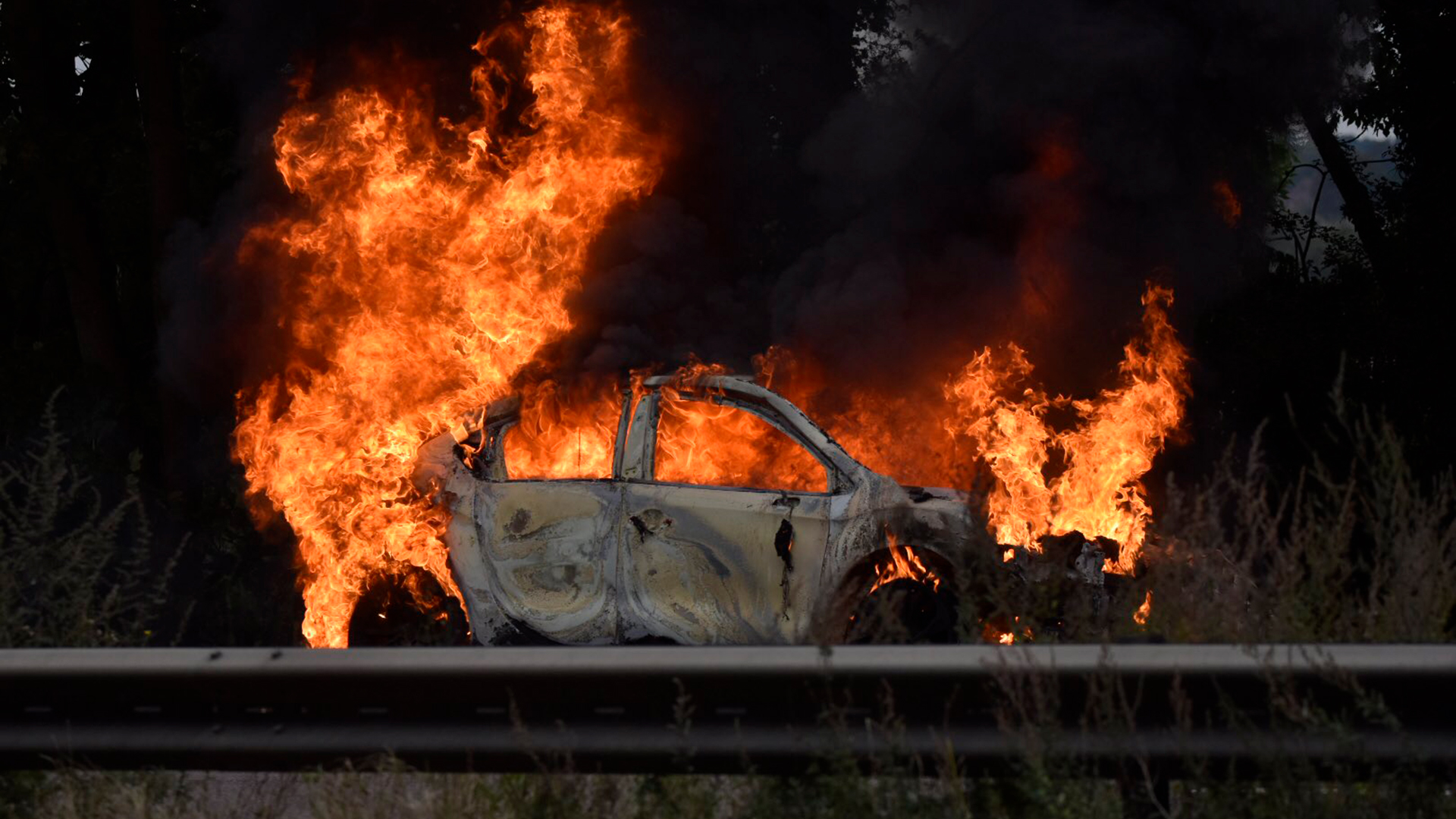 Section of A1 closed near Grantham after car engulfed in flames