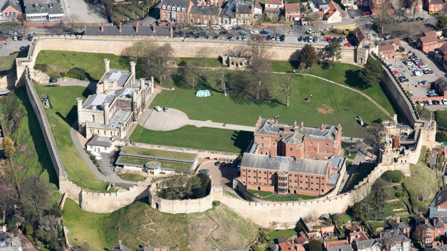 Lincoln Castle to mark Platinum Jubilee with beacon lighting event