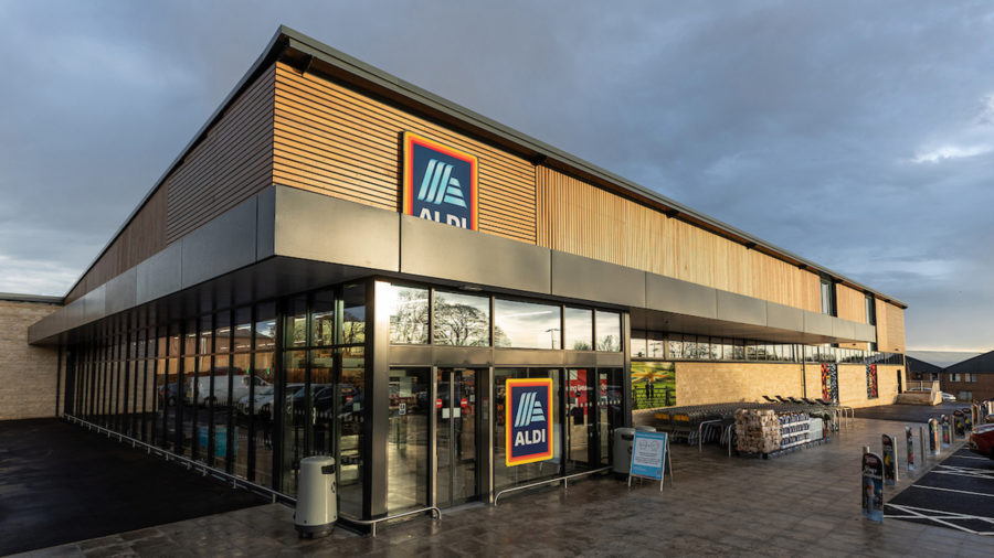 Olympic medallist opens new Aldi store in Stamford