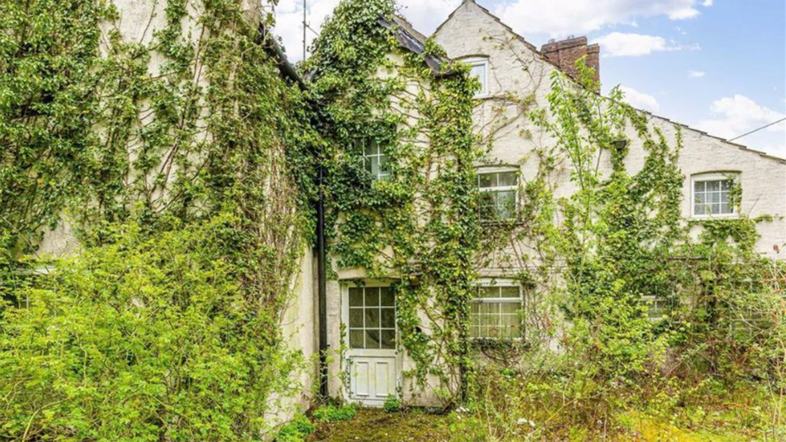 Lincolnshire 'house that time going up for auction