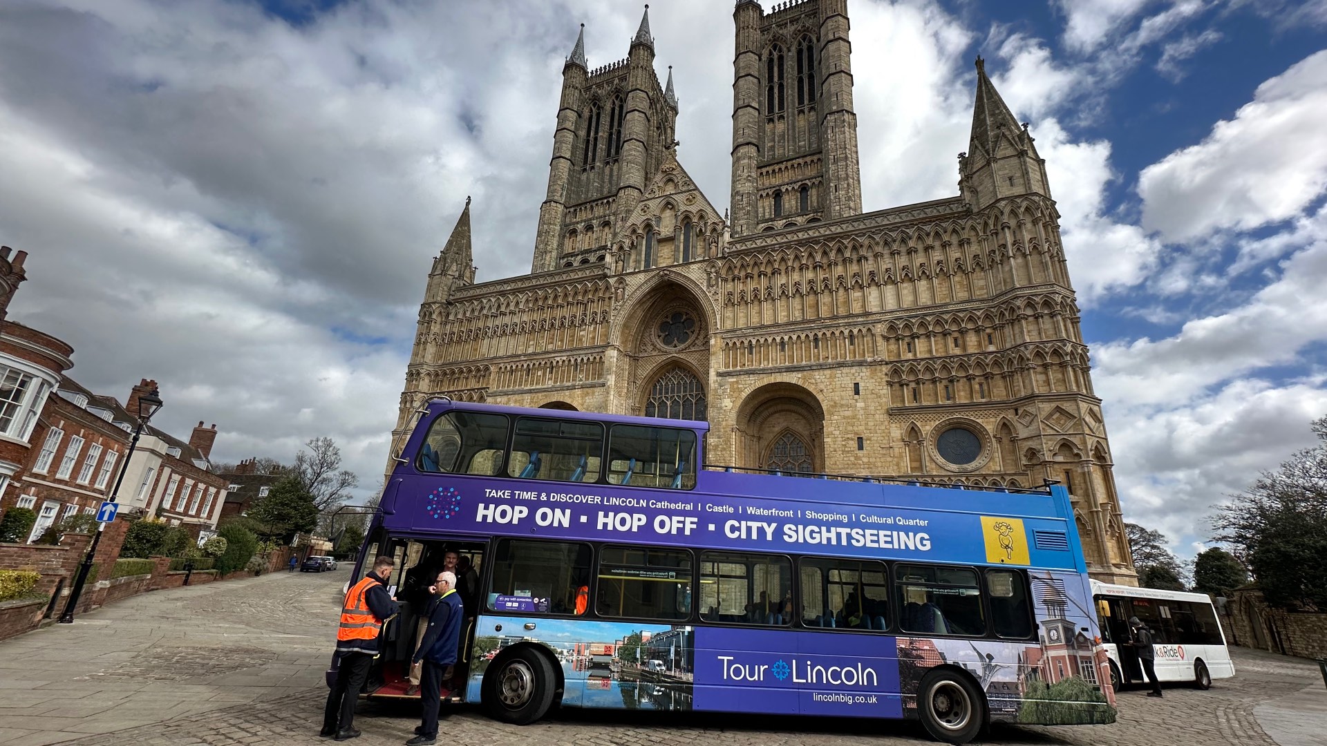 open top bus tour lincoln