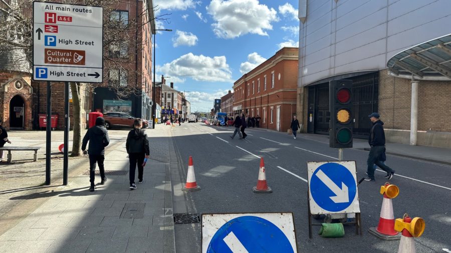 Anglian Water works prompt temporary lights at busy High Street junction