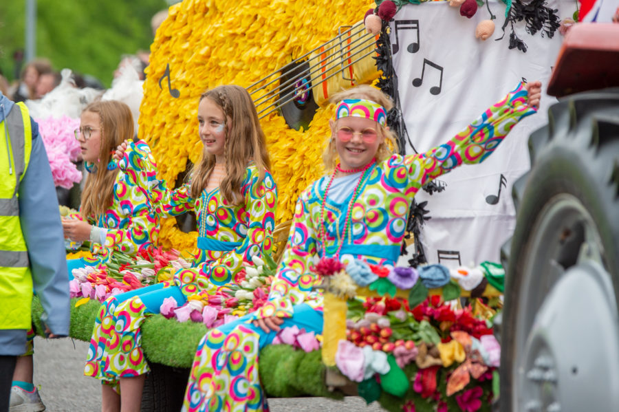 Thousands turn out for triumphant return of Spalding Flower Parade