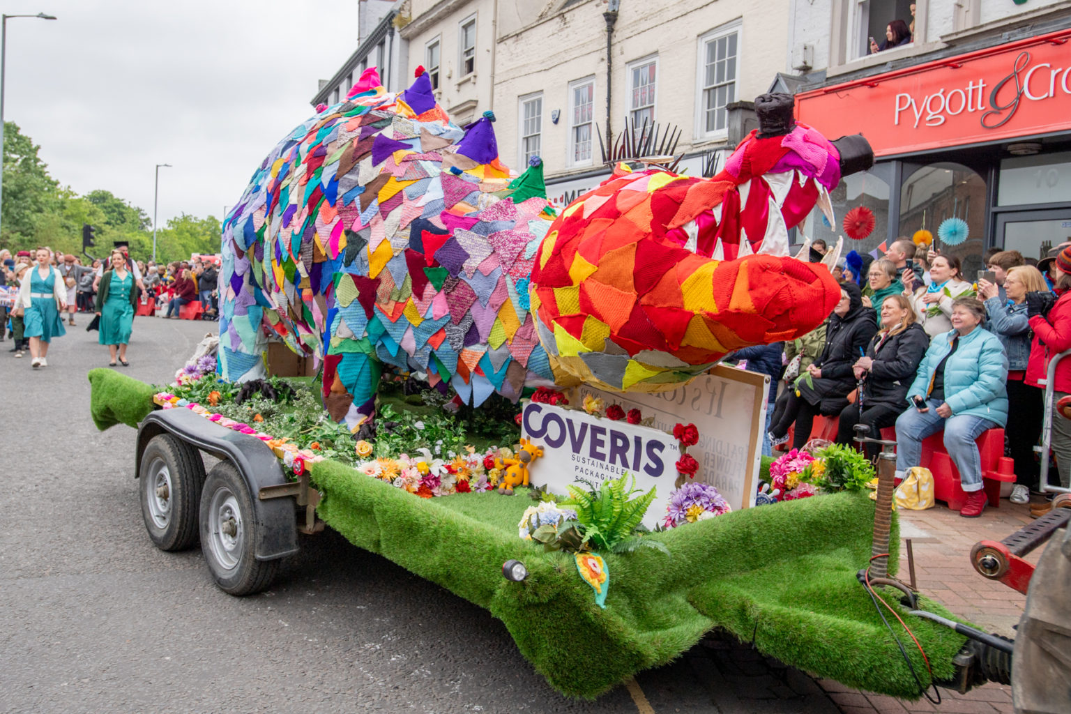 Thousands turn out for triumphant return of Spalding Flower Parade